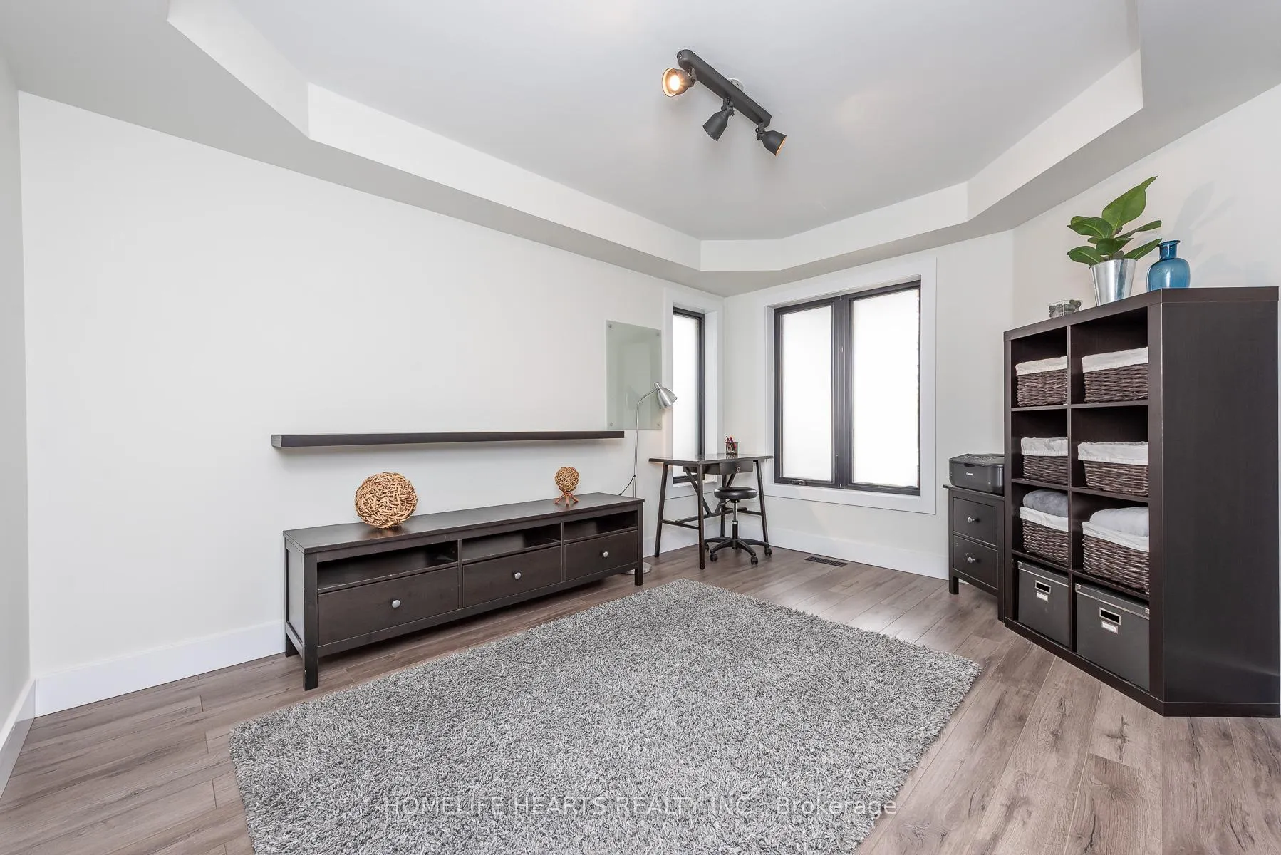 Photo 5 of 48 Baccarat Crescent, Brampton, Snelgrove — HOMEH