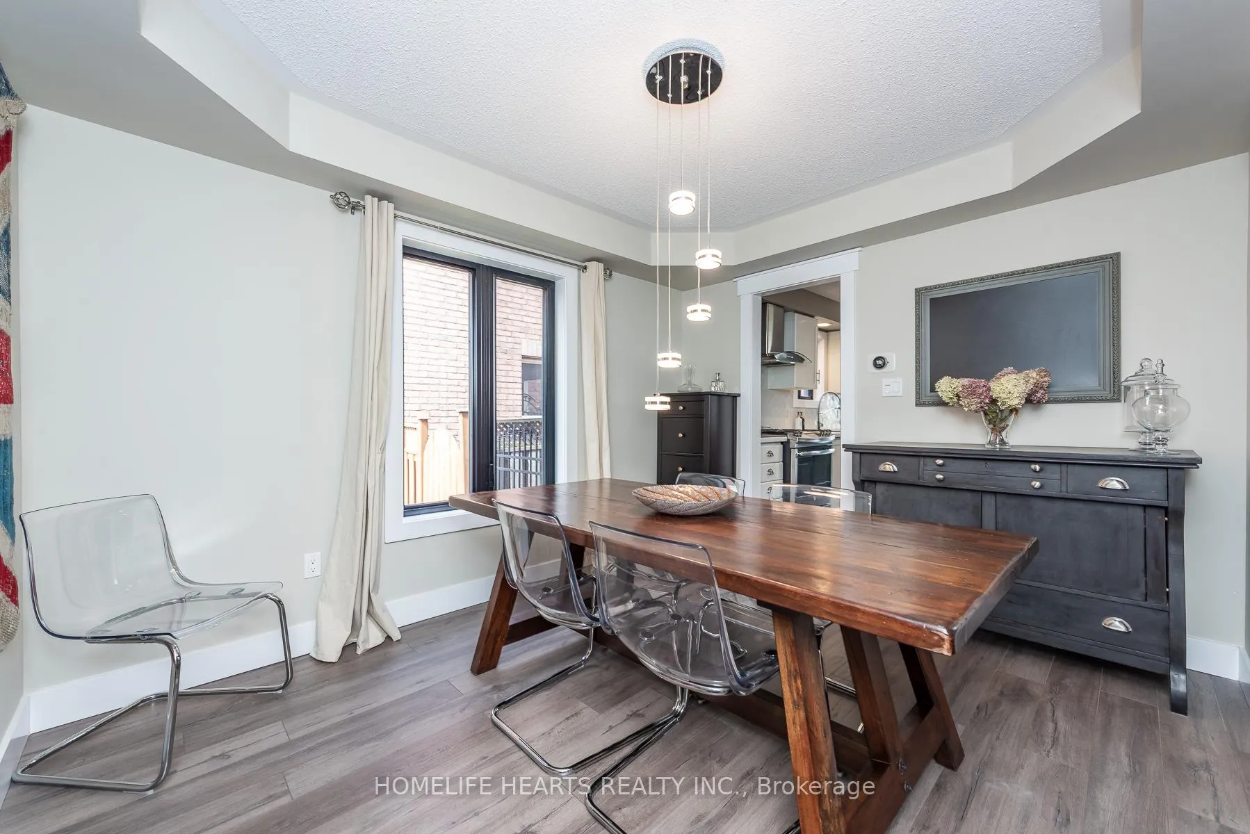 Photo 7 of 48 Baccarat Crescent, Brampton, Snelgrove — HOMEH
