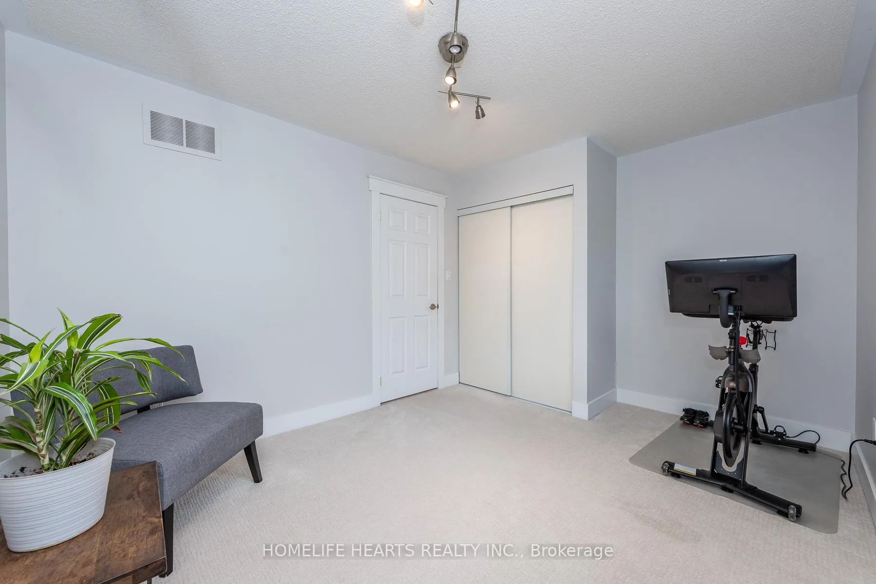 Photo 22 of 48 Baccarat Crescent, Brampton, Snelgrove — HOMEH