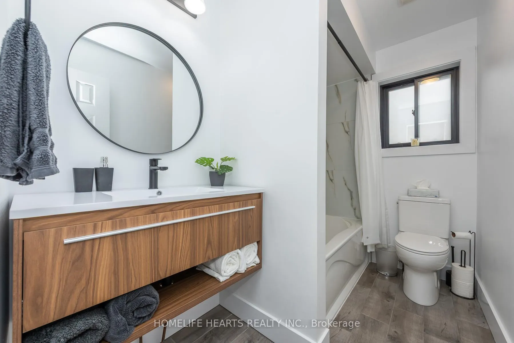 Photo 23 of 48 Baccarat Crescent, Brampton, Snelgrove — HOMEH