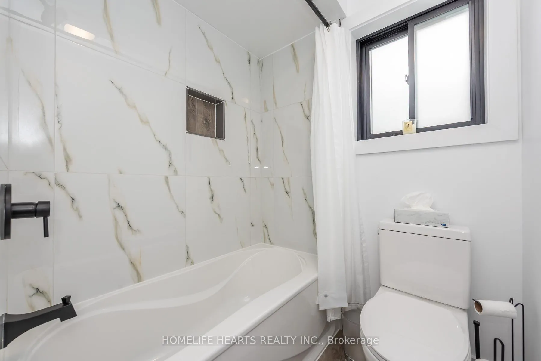 Photo 24 of 48 Baccarat Crescent, Brampton, Snelgrove — HOMEH