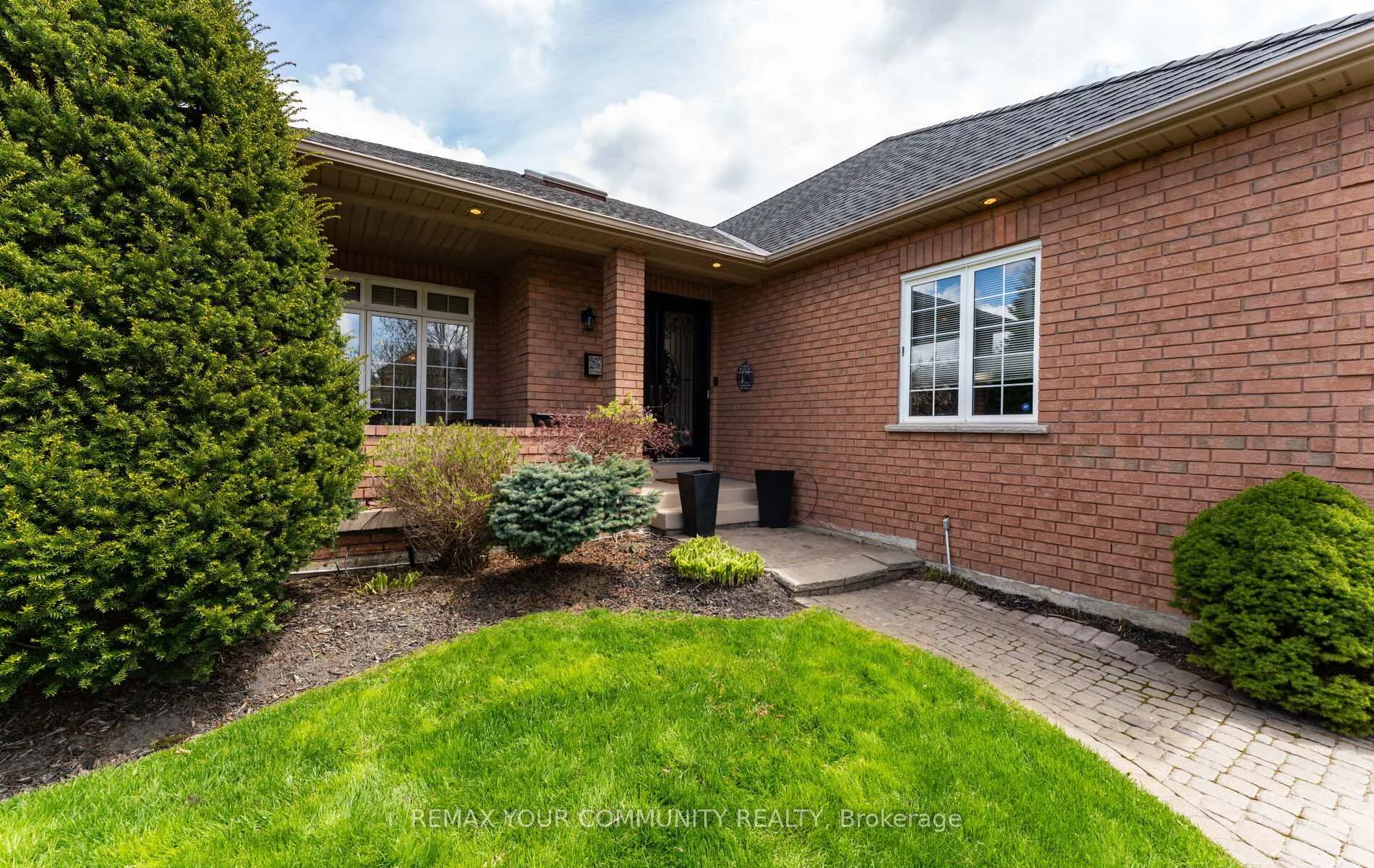 Photo 4 of 863 Shadrach Drive, Newmarket, Stonehaven-Wyndham — HOMEH