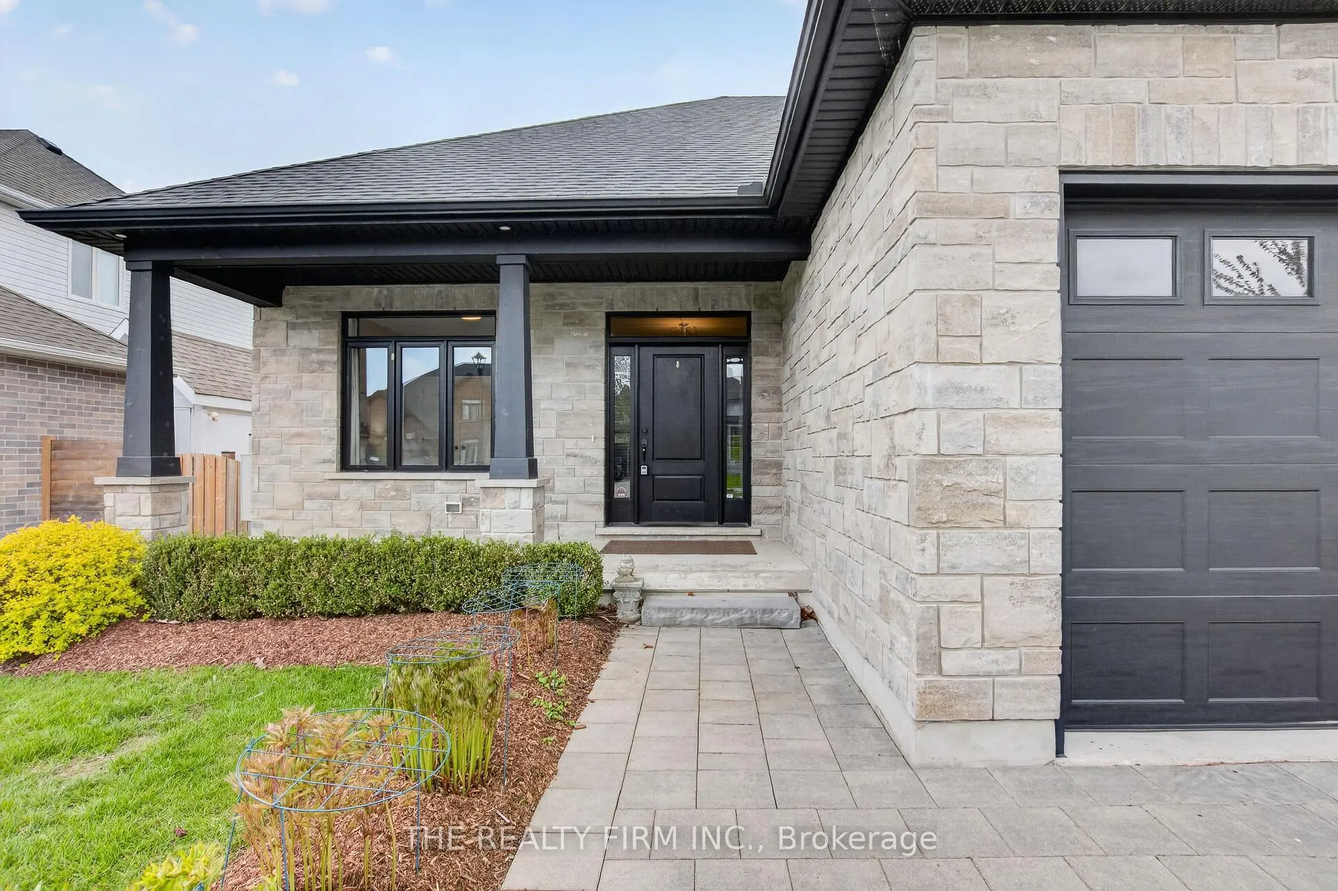 Photo 2 of 95 Mayapple Crescent, Middlesex Centre, Ilderton — HOMEH