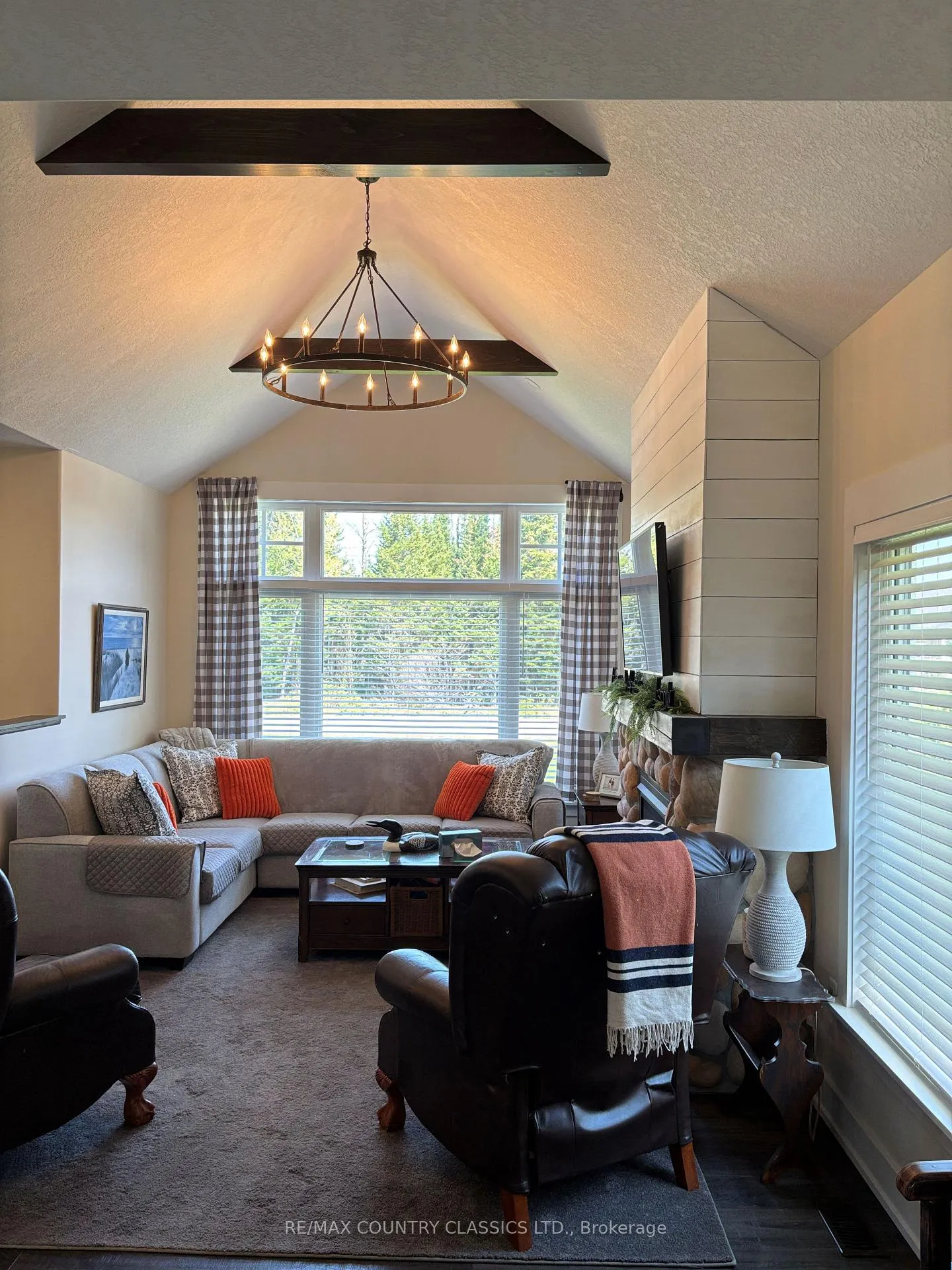 Photo 2 of 32 Bancroft Ridge Drive, Bancroft, Bancroft Ward — HOMEH