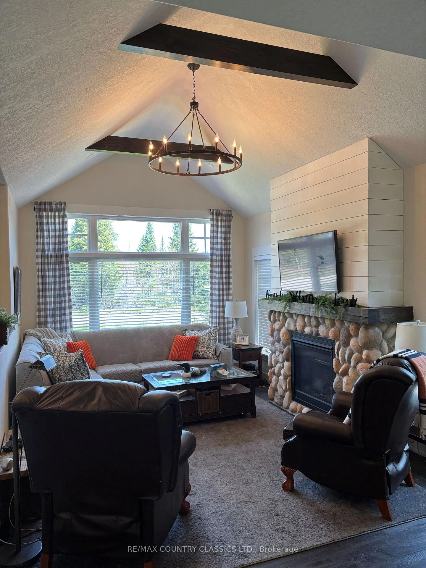 Photo 3 of 32 Bancroft Ridge Drive, Bancroft, Bancroft Ward — HOMEH