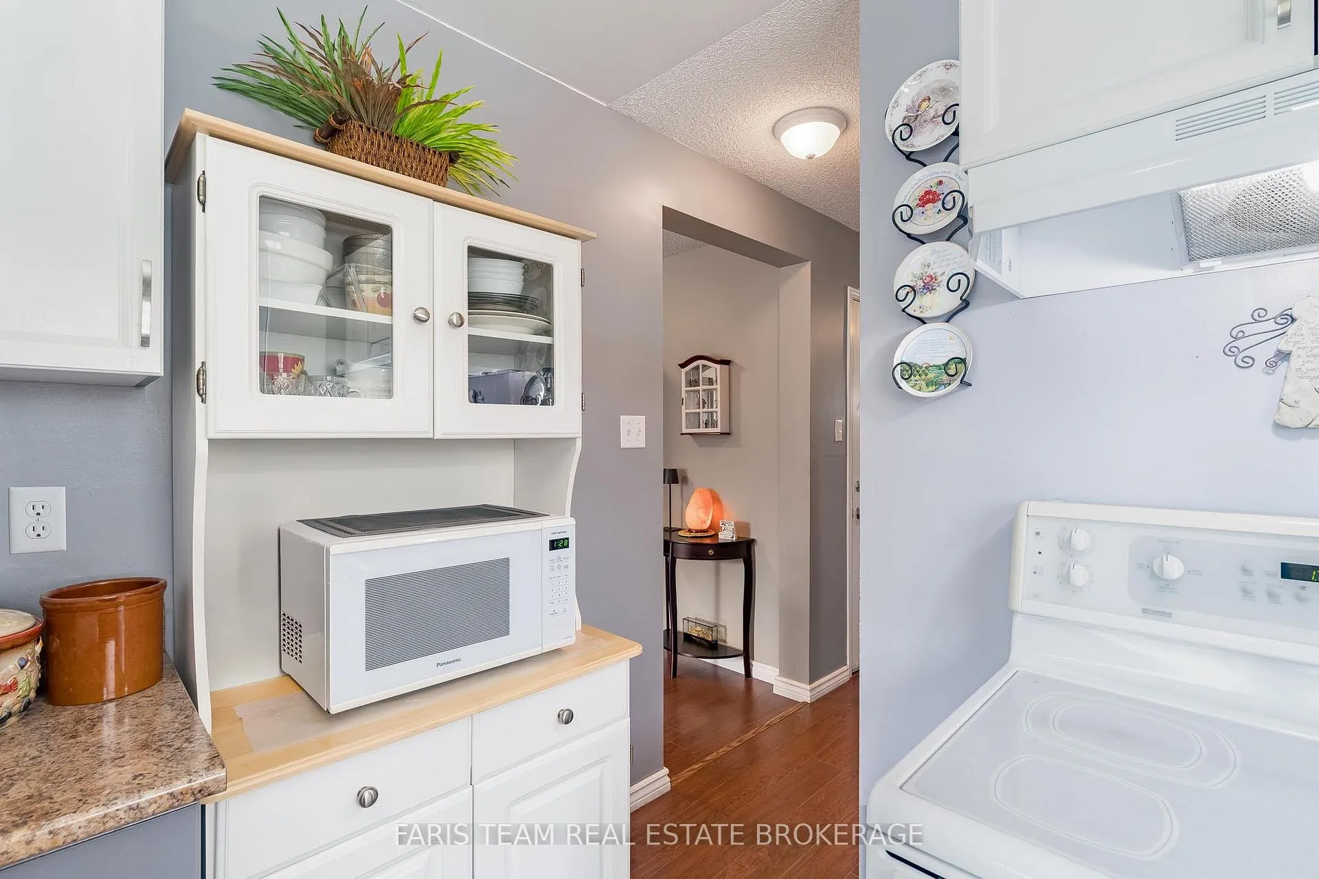 Photo 8 of 534 Wellington Street, Midland — HOMEH