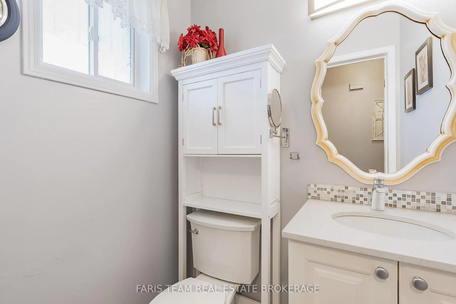 Photo 16 of 534 Wellington Street, Midland — HOMEH
