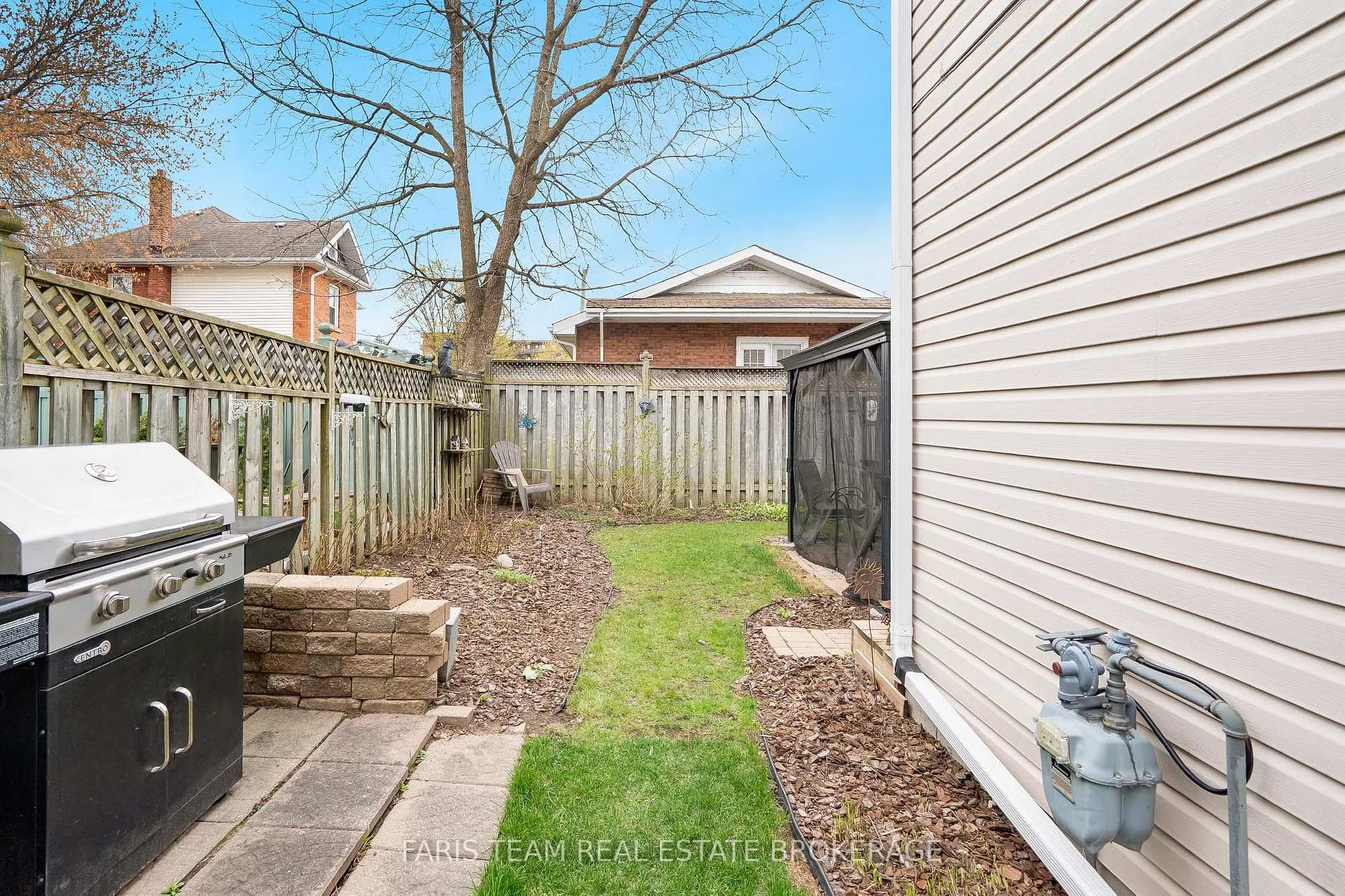 Photo 32 of 534 Wellington Street, Midland — HOMEH