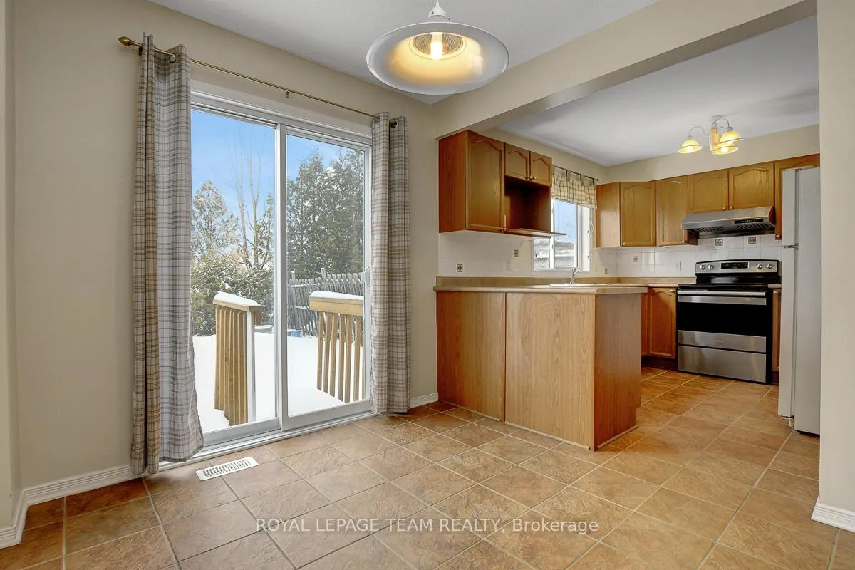 Photo 13 of 57 Cargrove Private, Ottawa, Carson Meadows — HOMEH