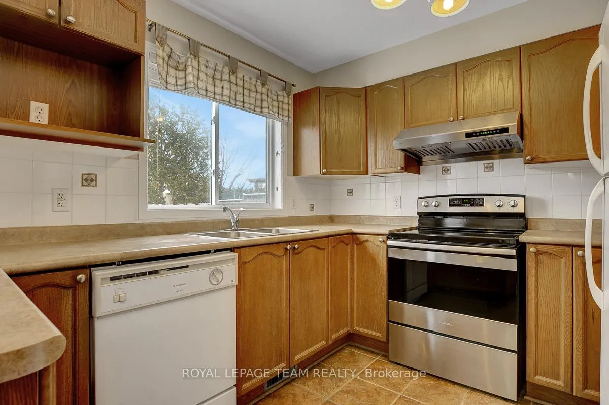 Photo 18 of 57 Cargrove Private, Ottawa, Carson Meadows — HOMEH