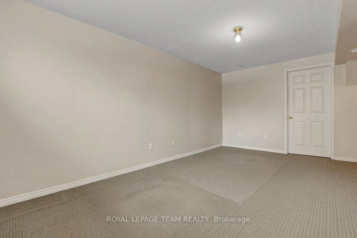 Photo 36 of 57 Cargrove Private, Ottawa, Carson Meadows — HOMEH