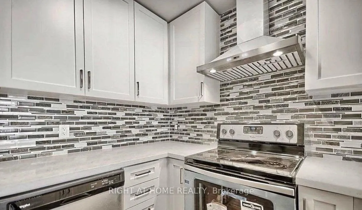 Photo 6 of Unit 111, 600 Alex Gardner Circle, Aurora, Aurora Village — HOMEH