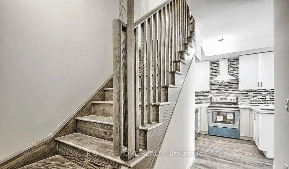 Photo 8 of Unit 111, 600 Alex Gardner Circle, Aurora, Aurora Village — HOMEH