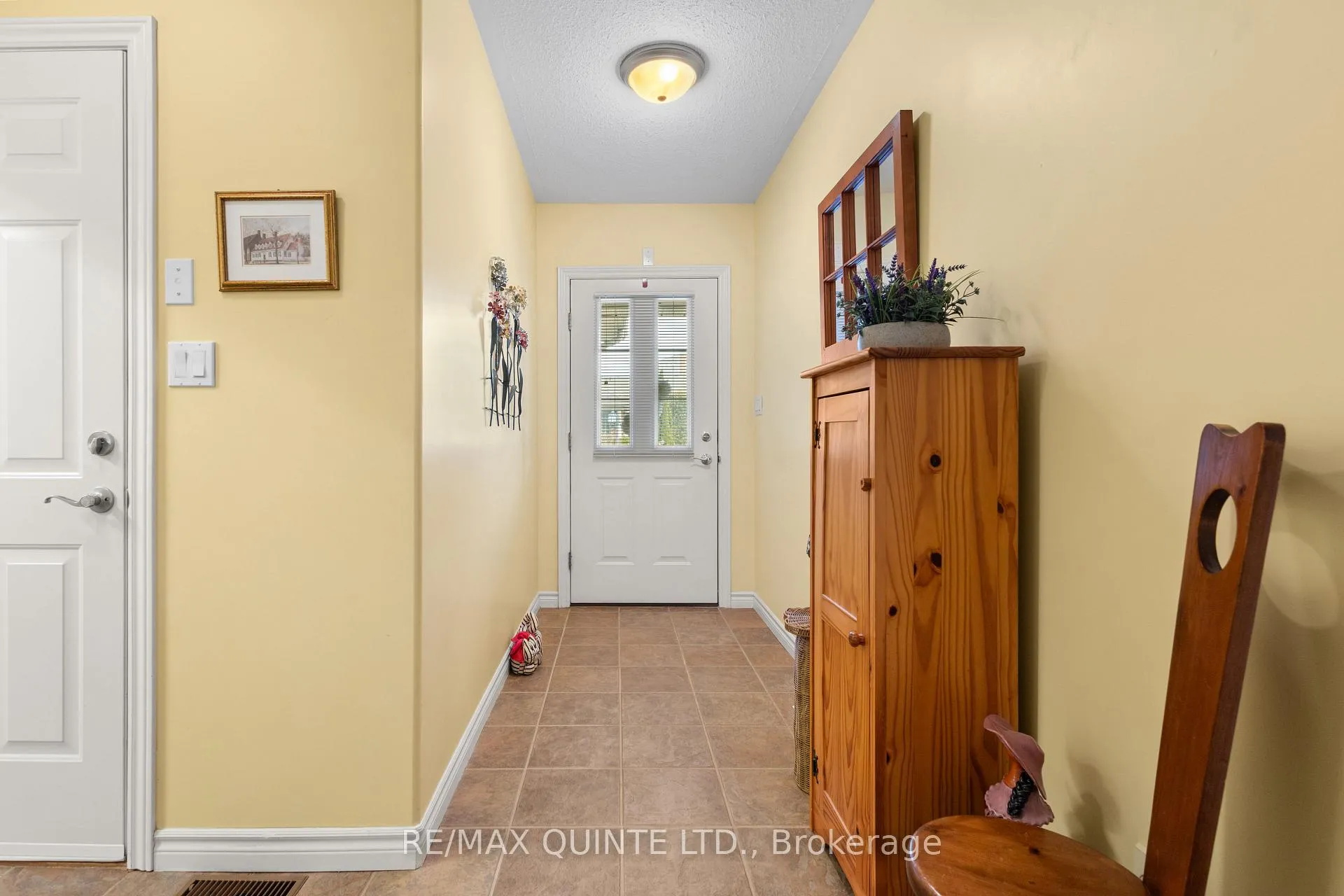 Photo 10 of Unit 16, 25 Heartwood Drive, Belleville, Belleville Ward — HOMEH