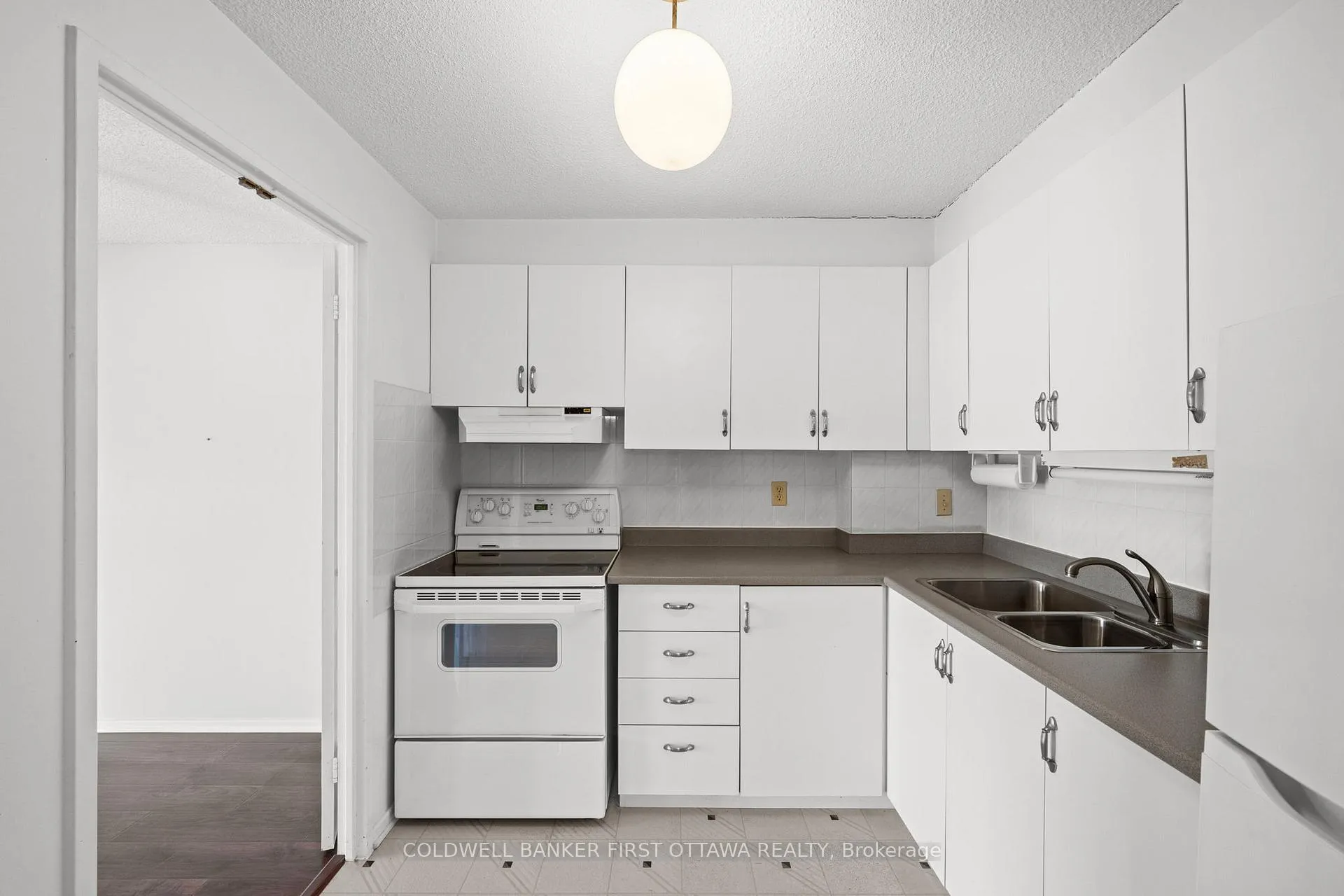 Photo 6 of Unit 411, 1100 Ambleside Drive, Ottawa, Woodroffe — HOMEH