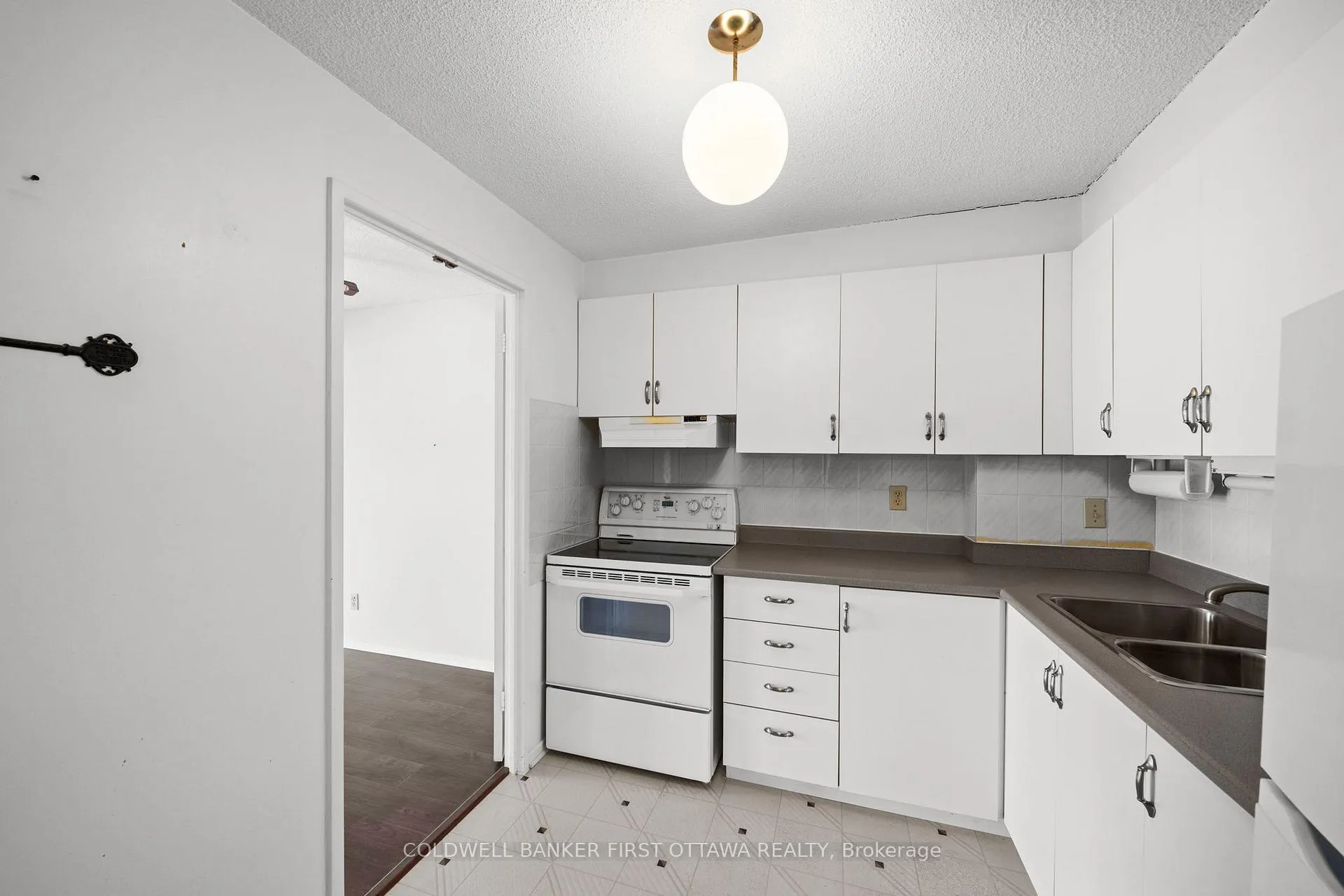 Photo 7 of Unit 411, 1100 Ambleside Drive, Ottawa, Woodroffe — HOMEH