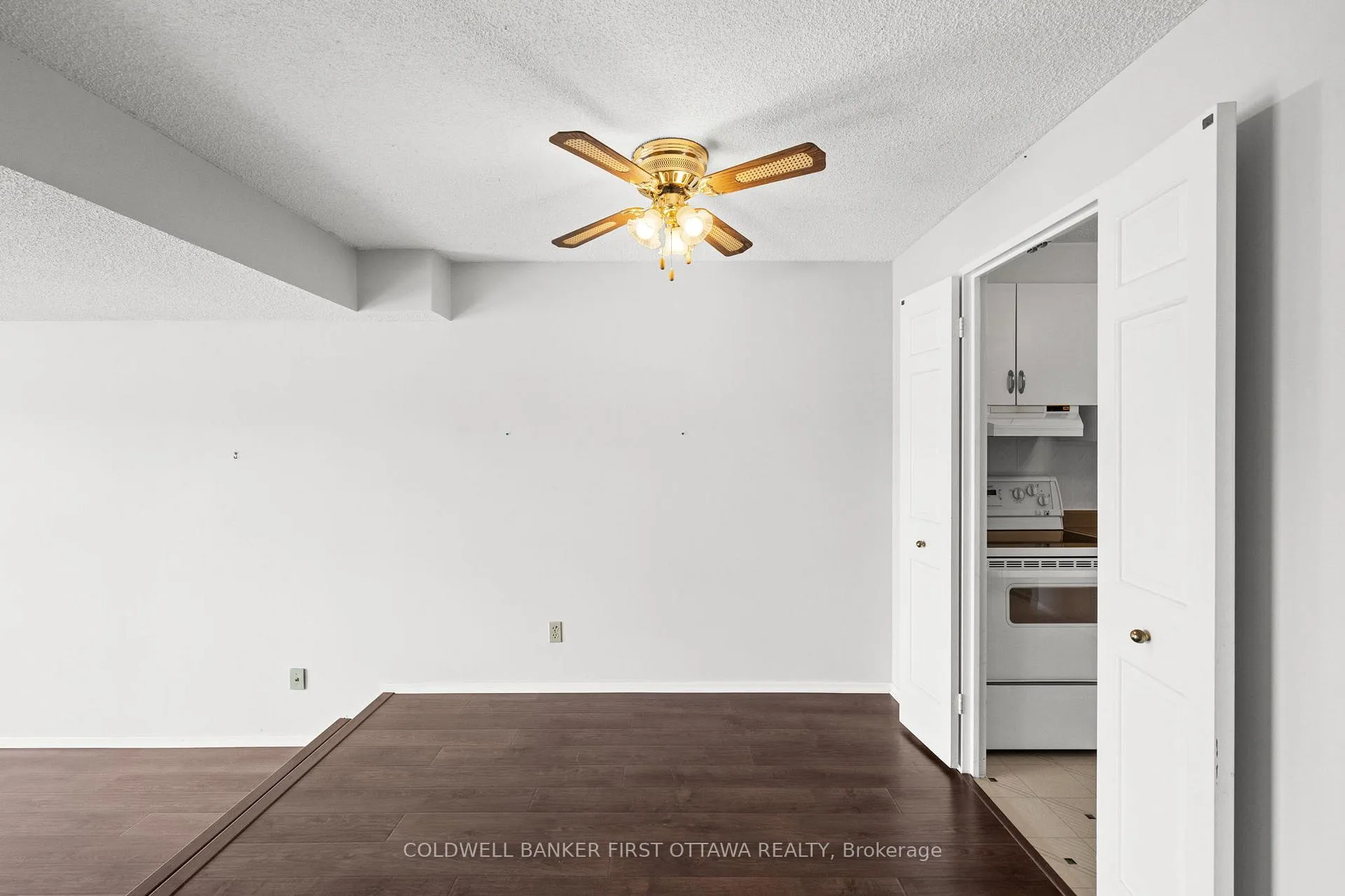 Photo 11 of Unit 411, 1100 Ambleside Drive, Ottawa, Woodroffe — HOMEH