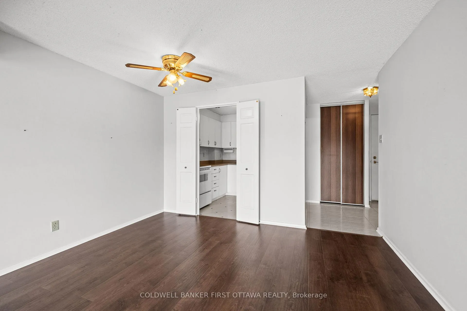 Photo 12 of Unit 411, 1100 Ambleside Drive, Ottawa, Woodroffe — HOMEH