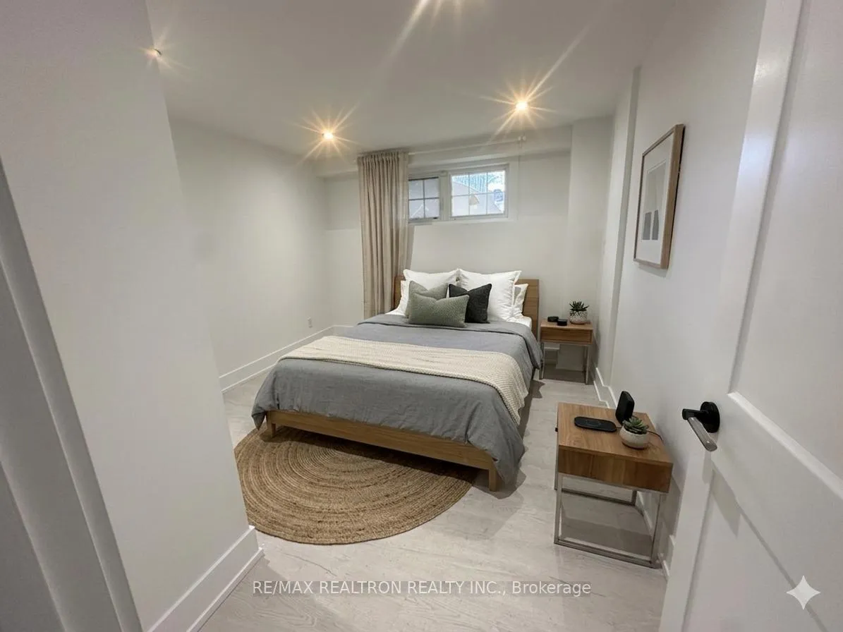 Photo 4 of 245 Elm Avenue, Georgina, Keswick South — HOMEH