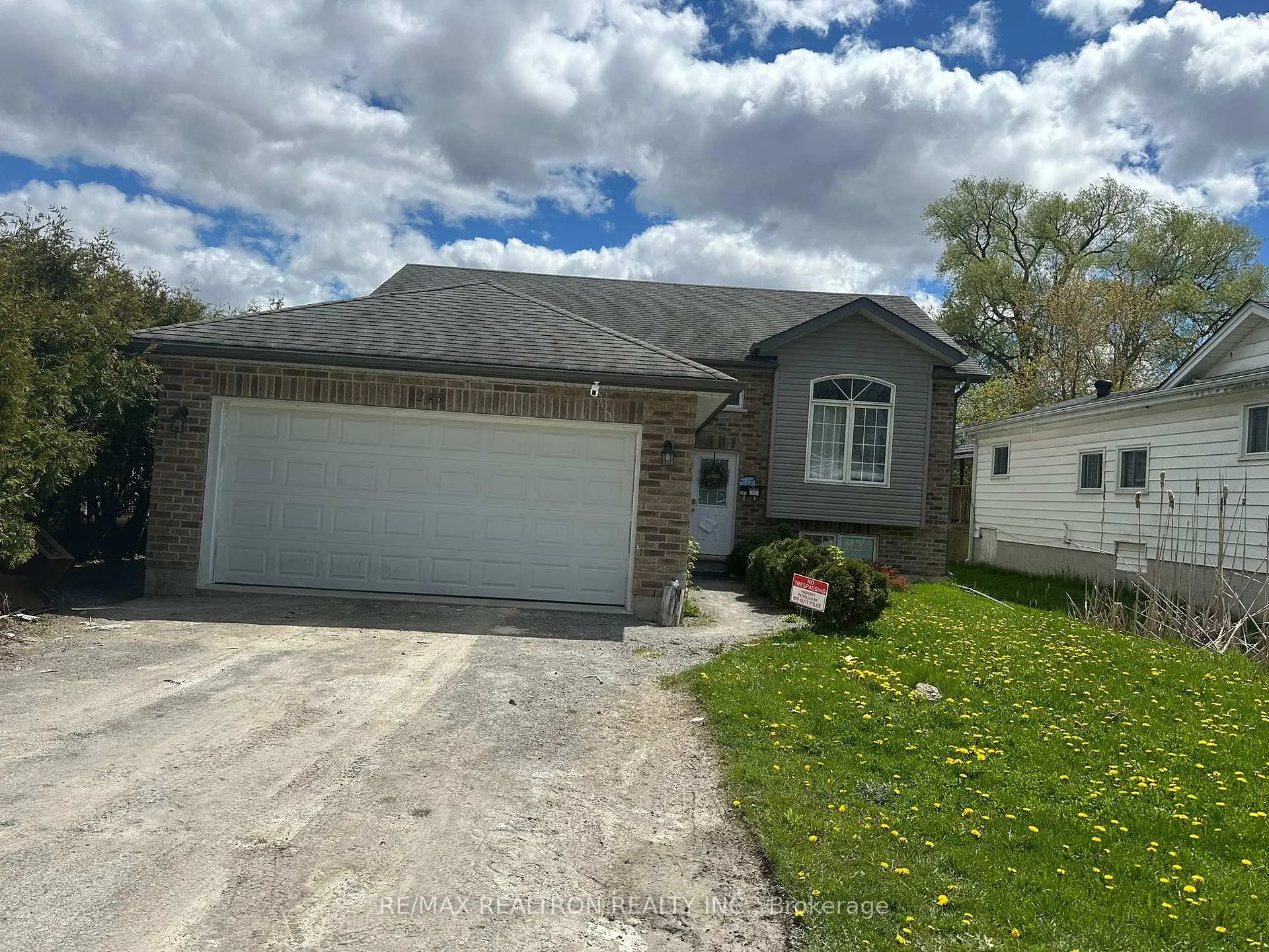 Photo 9 of 245 Elm Avenue, Georgina, Keswick South — HOMEH