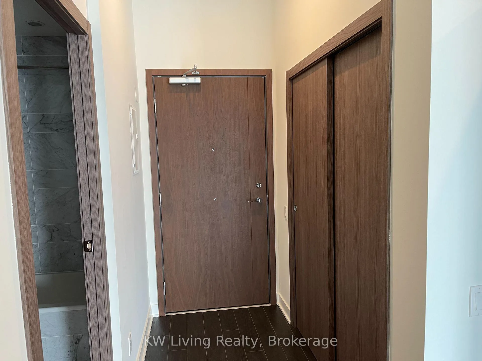 Photo 4 of Unit 4210, 19 Bathurst Street, Toronto, Waterfront Communities — HOMEH