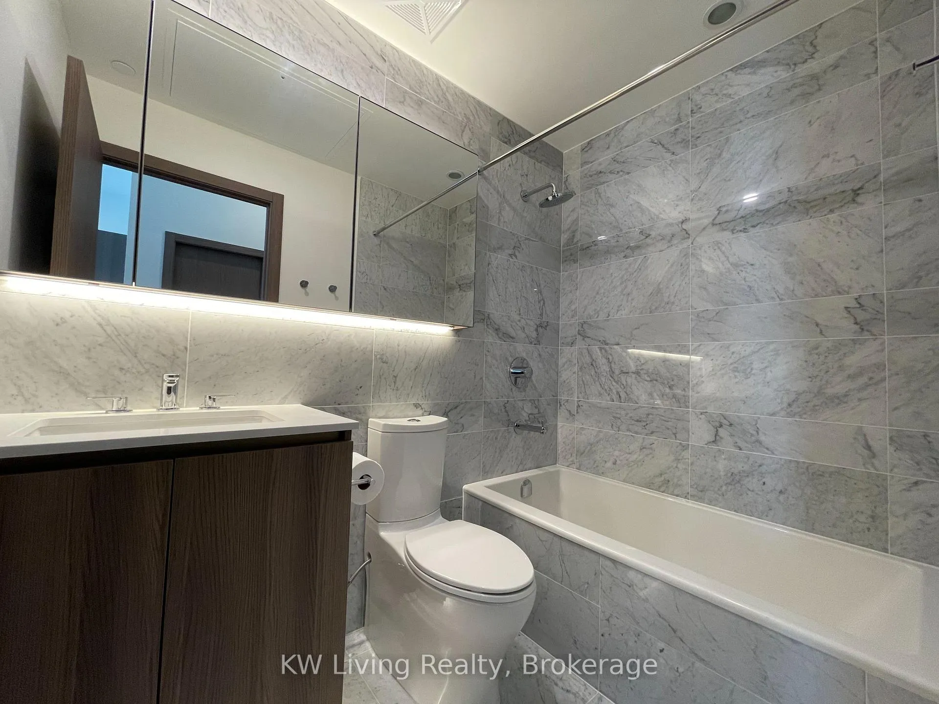 Photo 15 of Unit 4210, 19 Bathurst Street, Toronto, Waterfront Communities — HOMEH