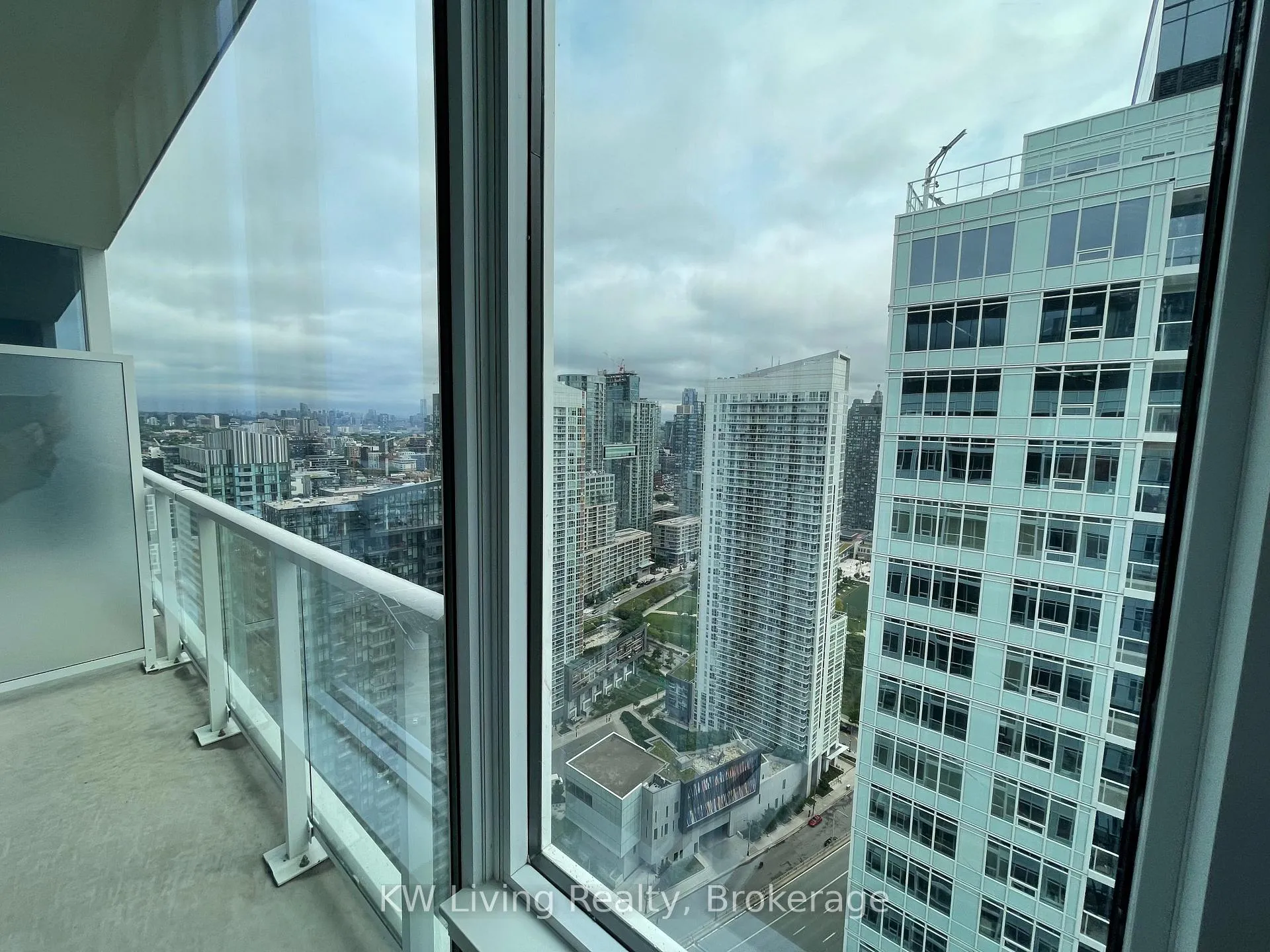 Photo 18 of Unit 4210, 19 Bathurst Street, Toronto, Waterfront Communities — HOMEH