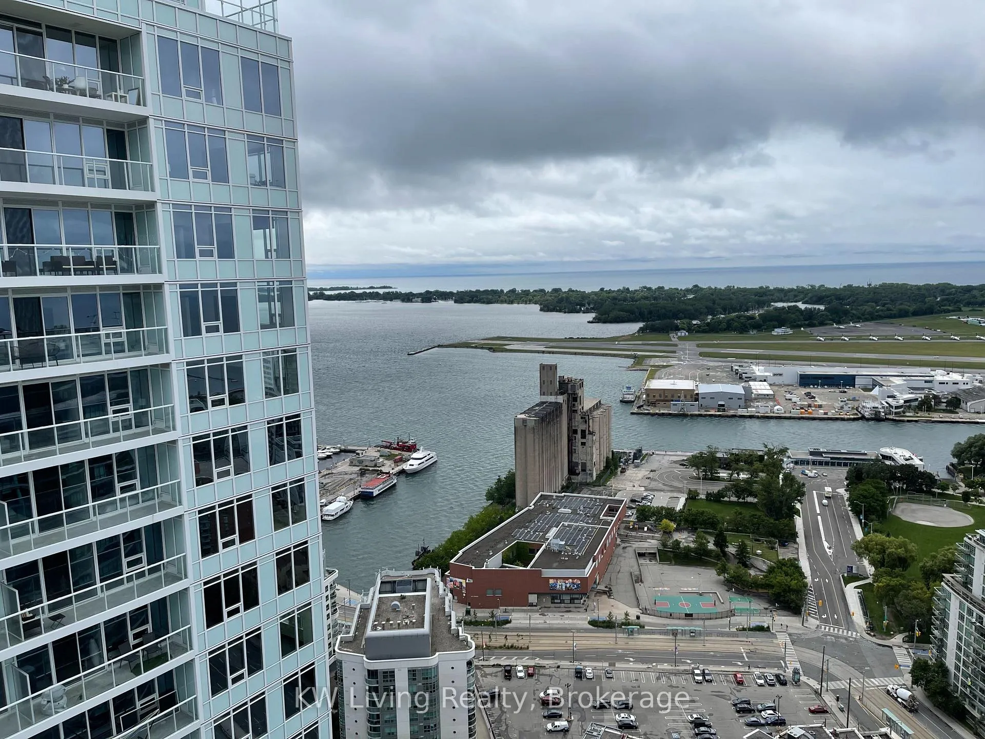 Photo 20 of Unit 4210, 19 Bathurst Street, Toronto, Waterfront Communities — HOMEH