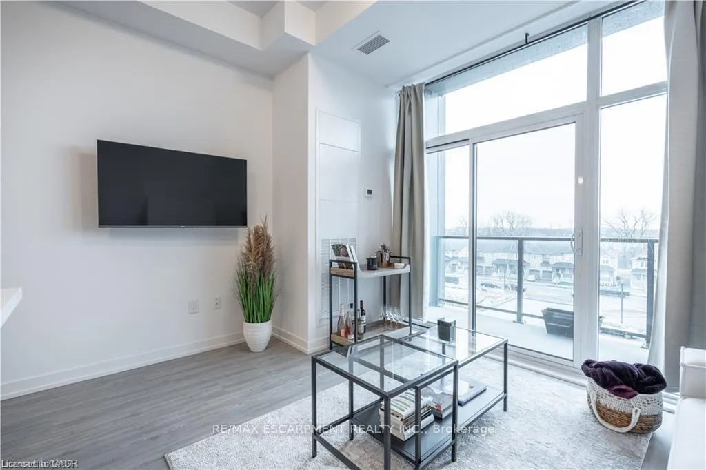 Photo 7 of Unit 419, 450 Dundas Street E, Hamilton, Waterdown — HOMEH