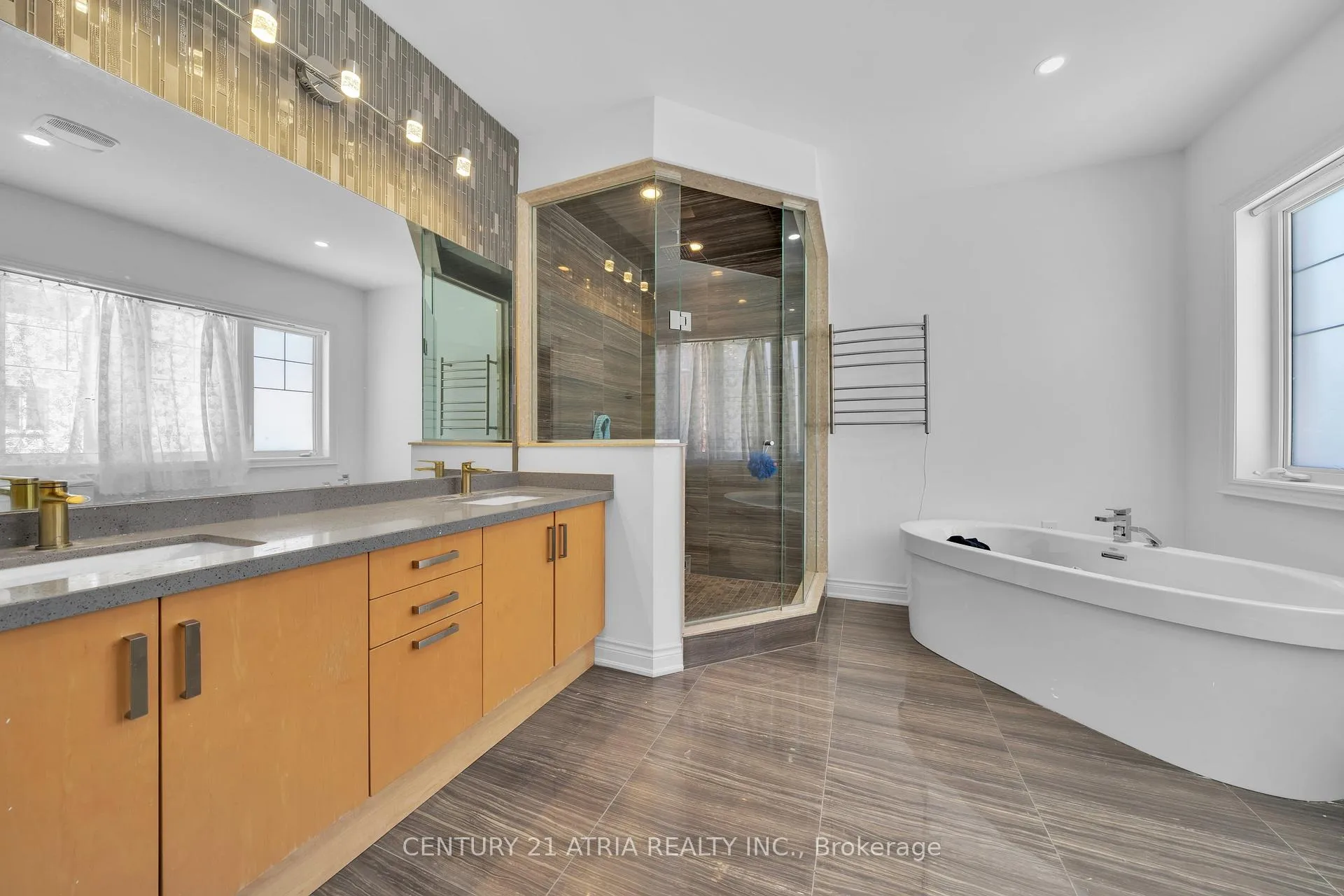 Photo 15 of 20 Baldry Avenue, Vaughan, Patterson — HOMEH