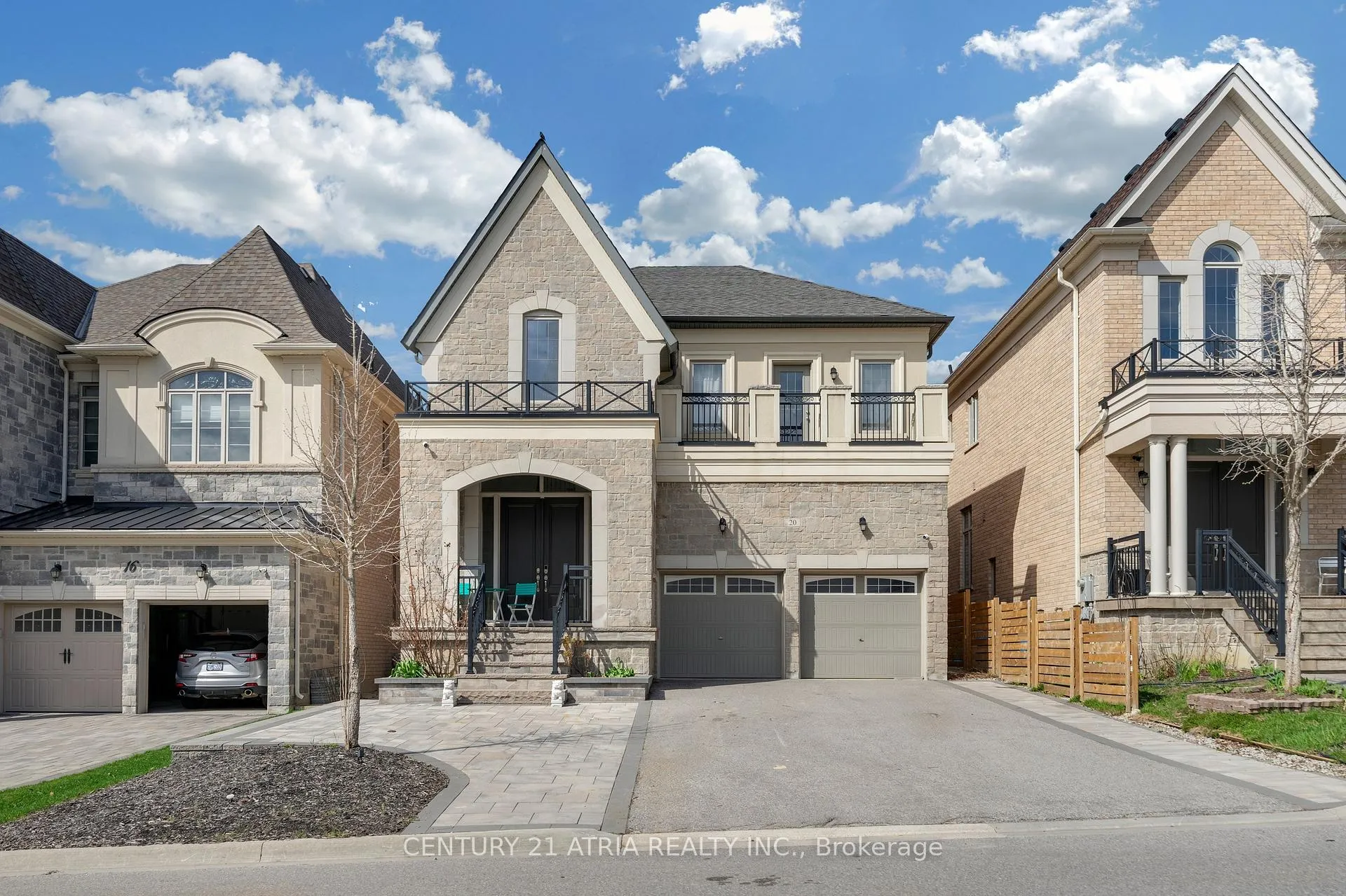 Photo 2 of 20 Baldry Avenue, Vaughan, Patterson — HOMEH