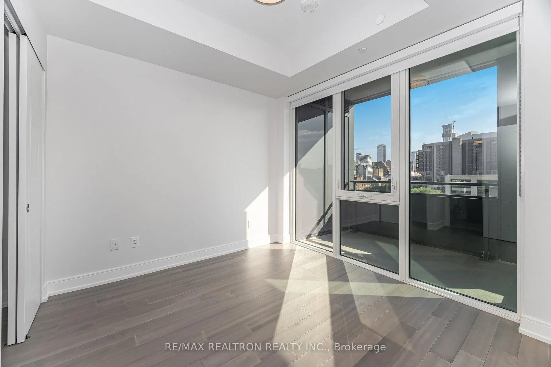 Photo 8 of Unit 608, 664 Spadina Avenue, Toronto, University — HOMEH