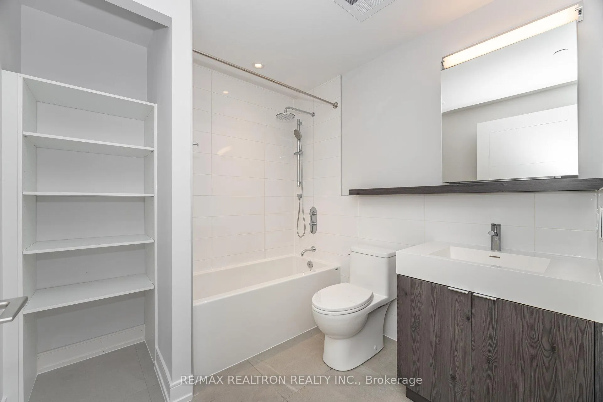 Photo 14 of Unit 608, 664 Spadina Avenue, Toronto, University — HOMEH