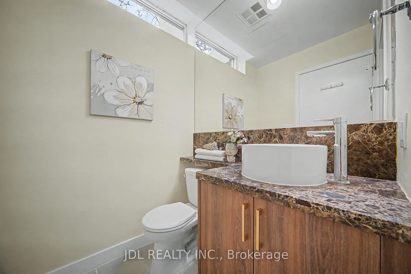 Photo 11 of Unit Th8, 31 Brunel Court, Toronto, Waterfront Communities — HOMEH
