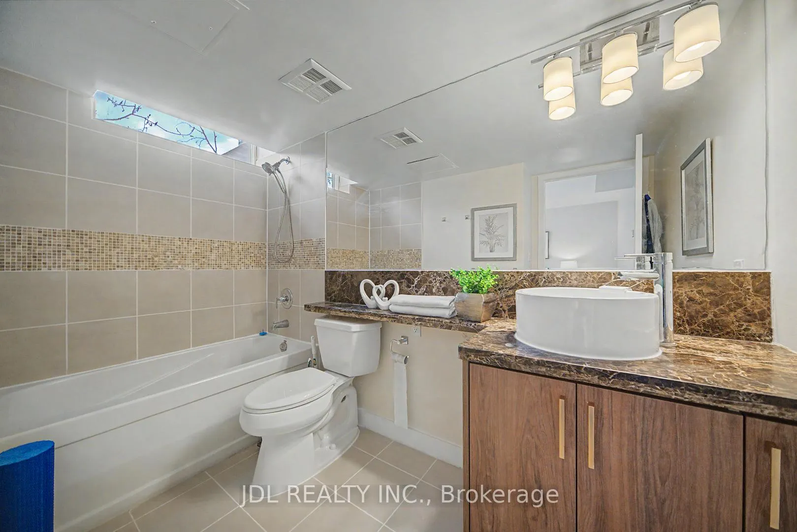 Photo 16 of Unit Th8, 31 Brunel Court, Toronto, Waterfront Communities — HOMEH