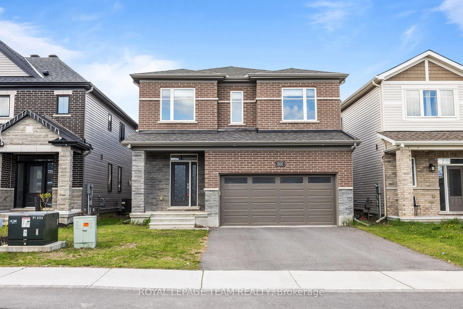 Photo 1 of 800 Cappamore Drive, Ottawa, Barrhaven - Half Moon Bay — HOMEH