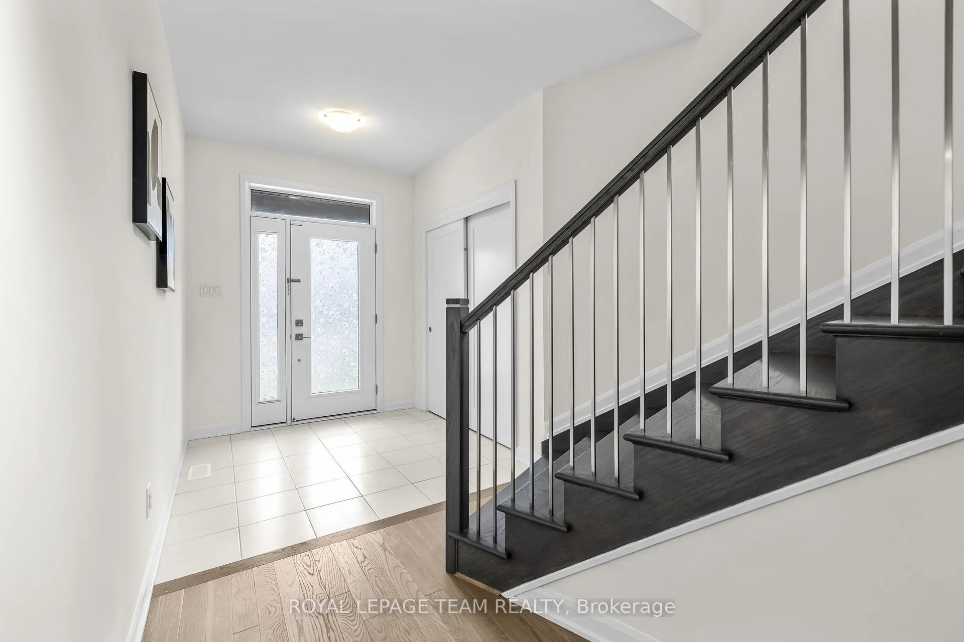 Photo 2 of 800 Cappamore Drive, Ottawa, Barrhaven - Half Moon Bay — HOMEH