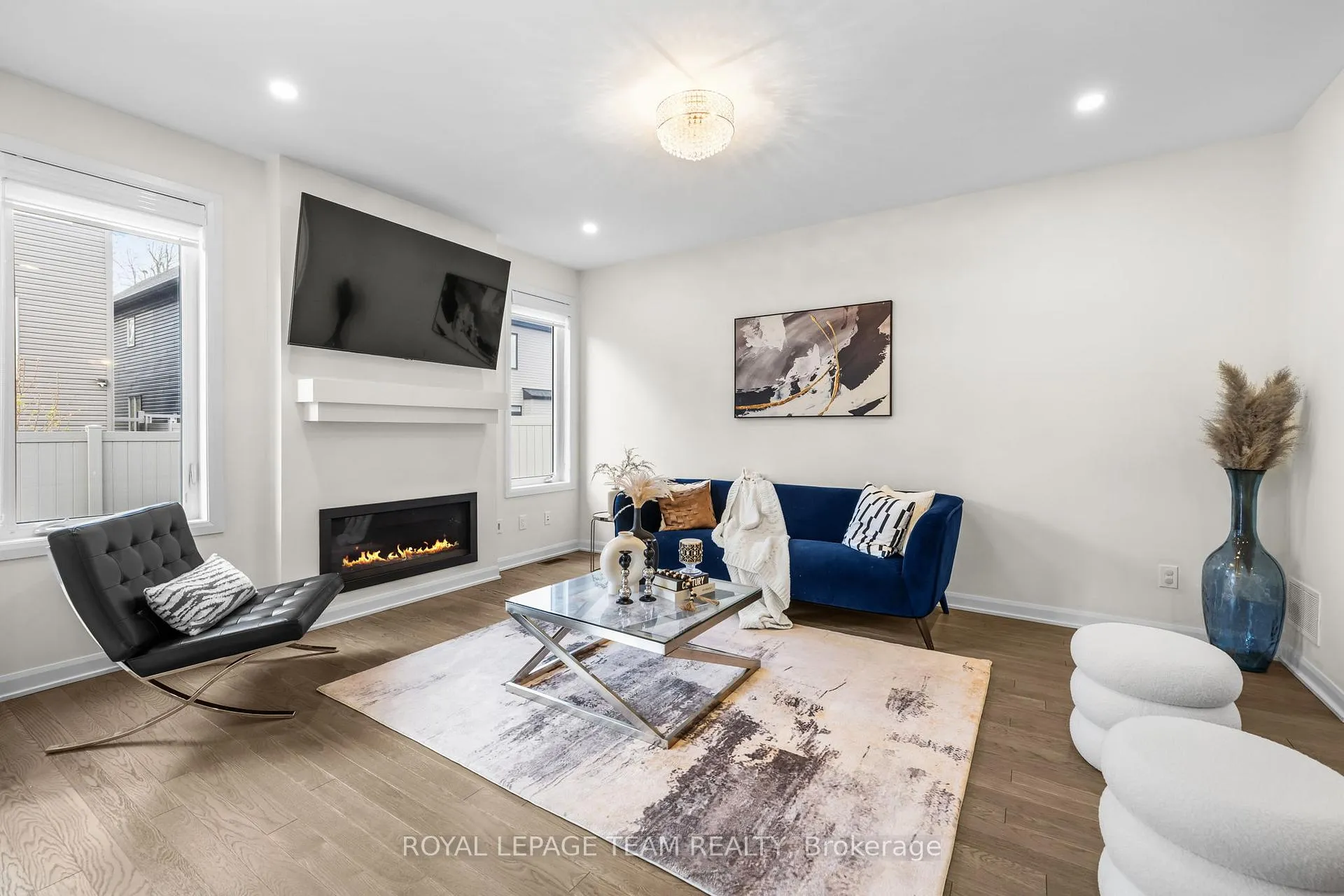 Photo 3 of 800 Cappamore Drive, Ottawa, Barrhaven - Half Moon Bay — HOMEH