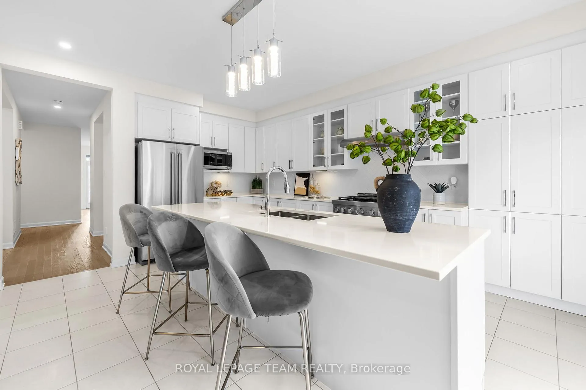 Photo 8 of 800 Cappamore Drive, Ottawa, Barrhaven - Half Moon Bay — HOMEH