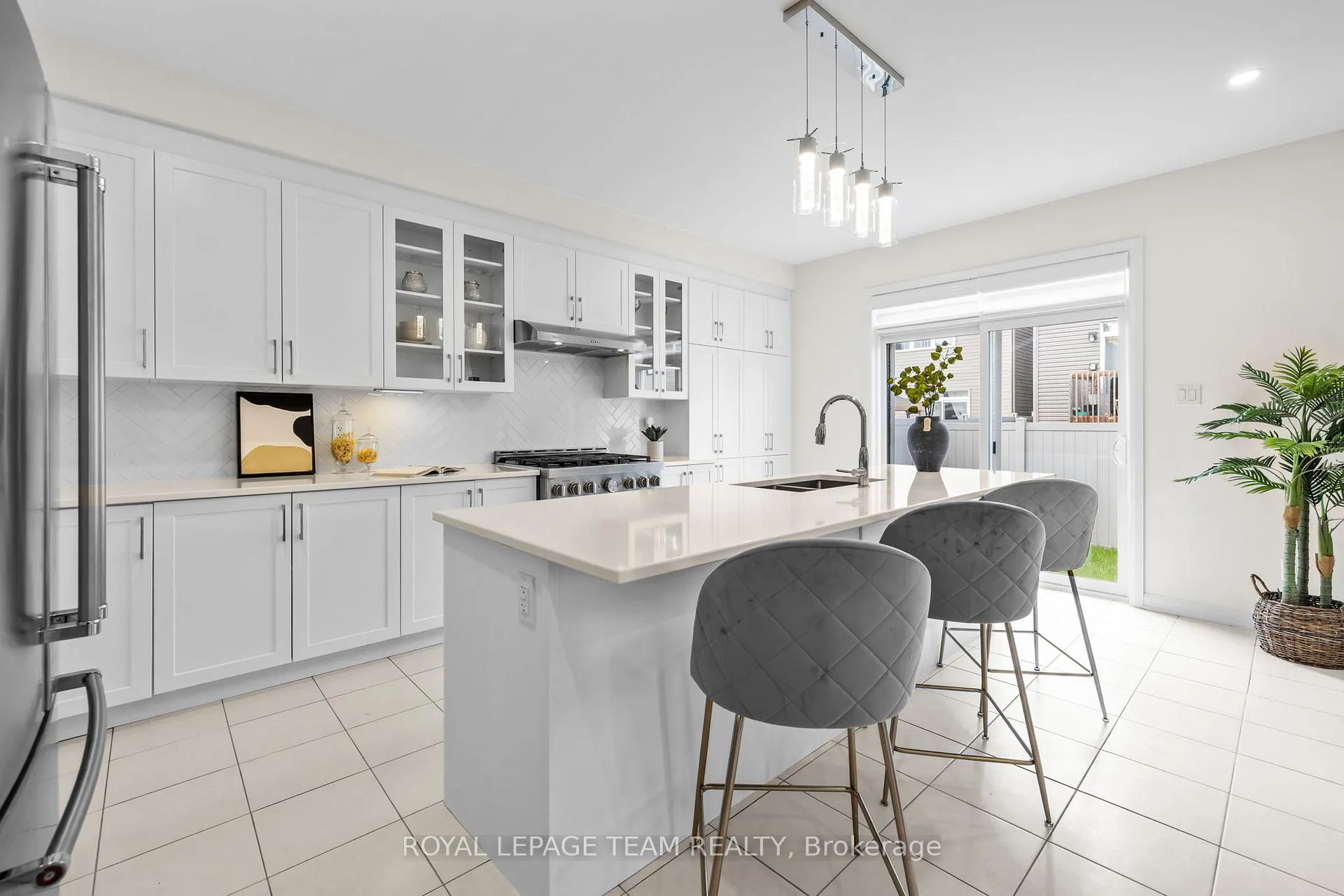 Photo 9 of 800 Cappamore Drive, Ottawa, Barrhaven - Half Moon Bay — HOMEH