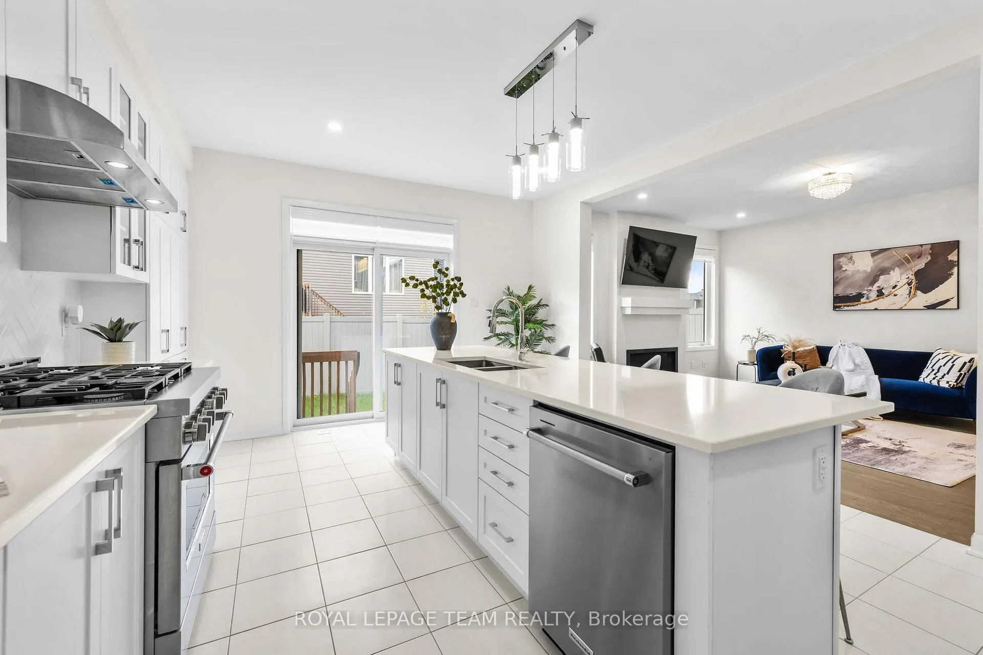 Photo 10 of 800 Cappamore Drive, Ottawa, Barrhaven - Half Moon Bay — HOMEH