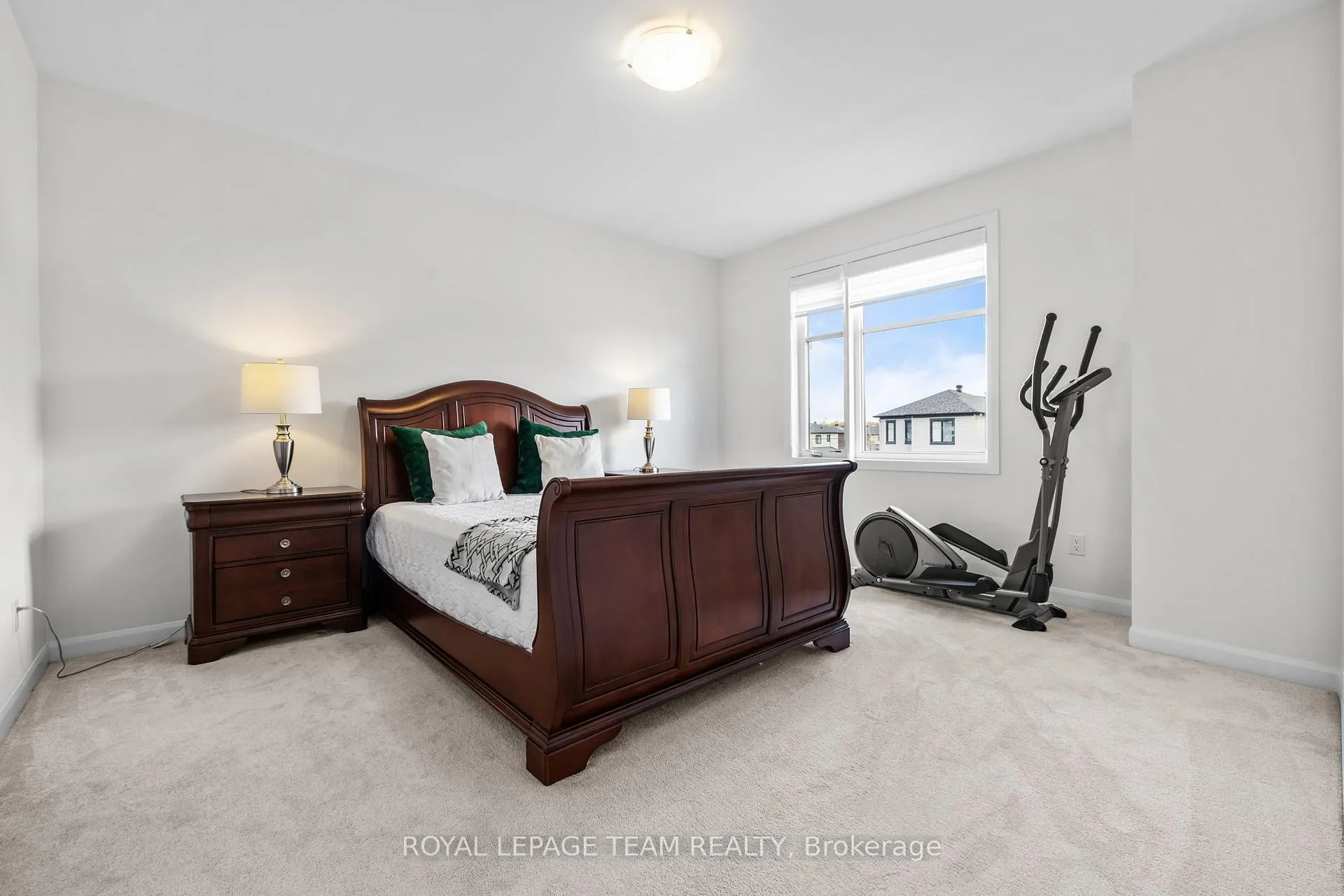 Photo 23 of 800 Cappamore Drive, Ottawa, Barrhaven - Half Moon Bay — HOMEH