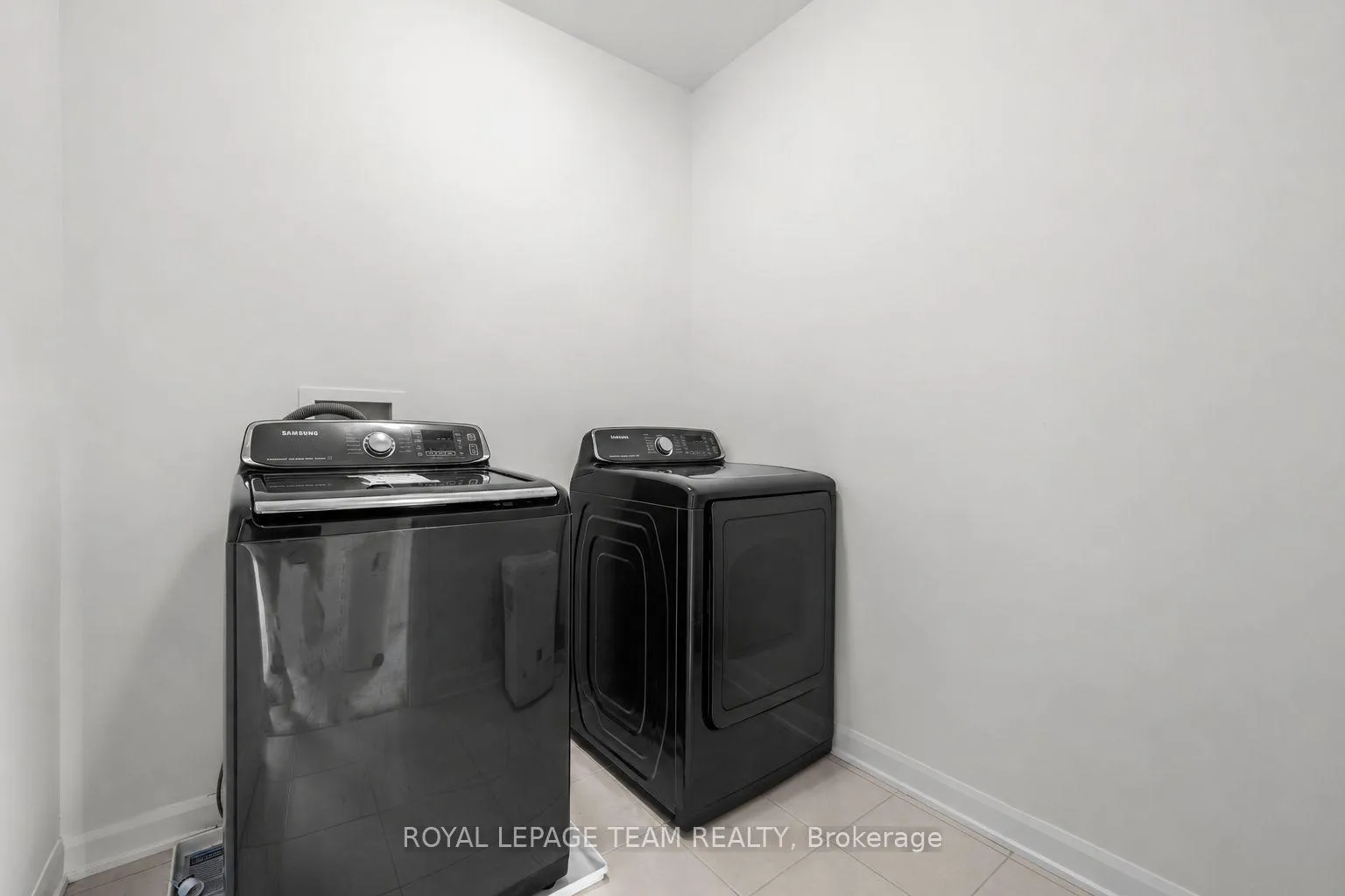 Photo 31 of 800 Cappamore Drive, Ottawa, Barrhaven - Half Moon Bay — HOMEH