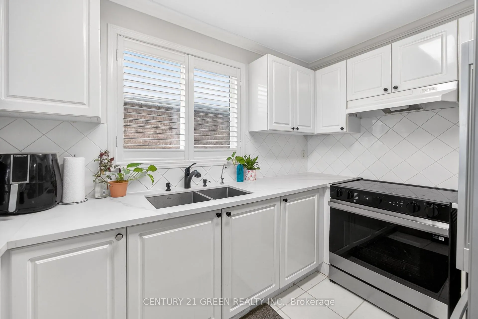 Photo 20 of 1666 Allan Crescent, Milton, Beaty — HOMEH