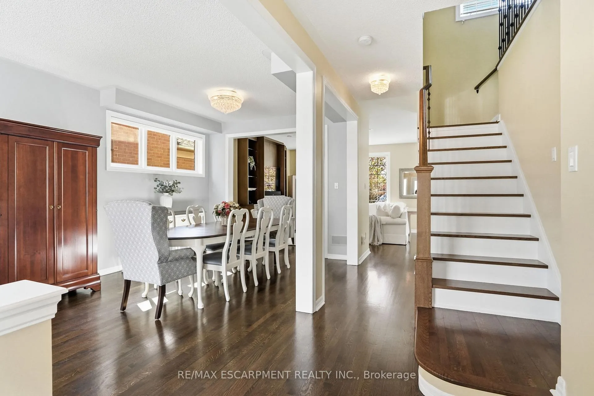 Photo 5 of 2456 Pebblestone Court, Oakville, West Oak Trails — HOMEH