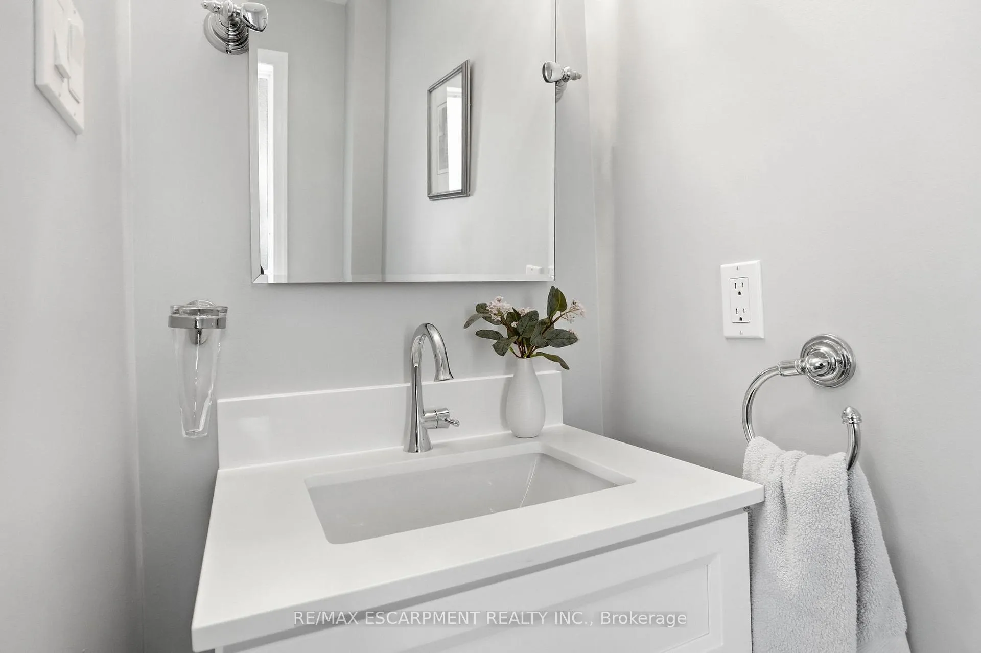 Photo 18 of 2456 Pebblestone Court, Oakville, West Oak Trails — HOMEH