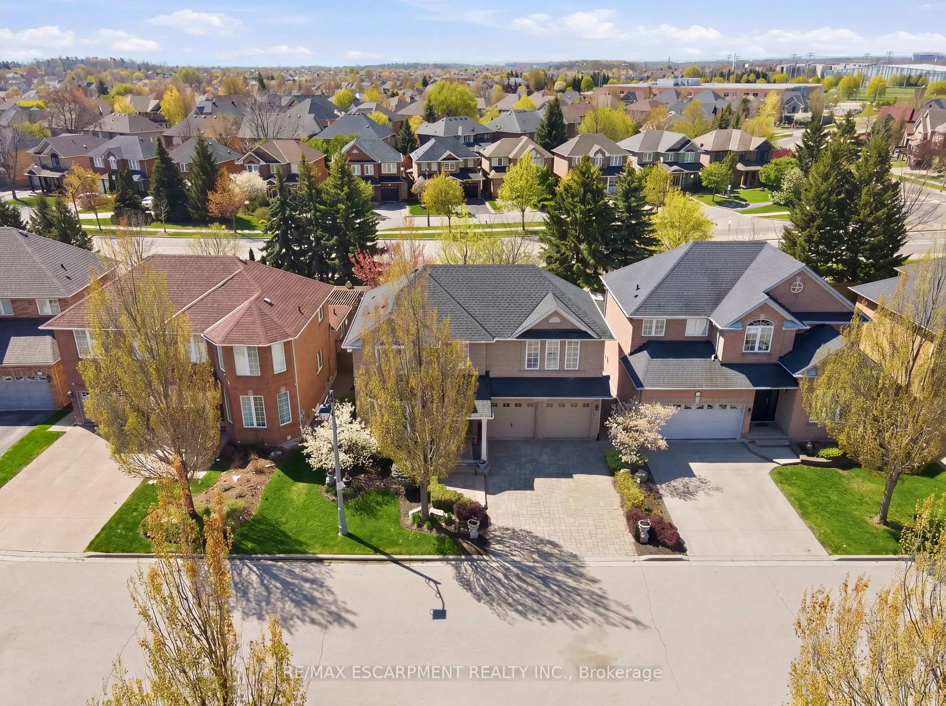 Photo 42 of 2456 Pebblestone Court, Oakville, West Oak Trails — HOMEH