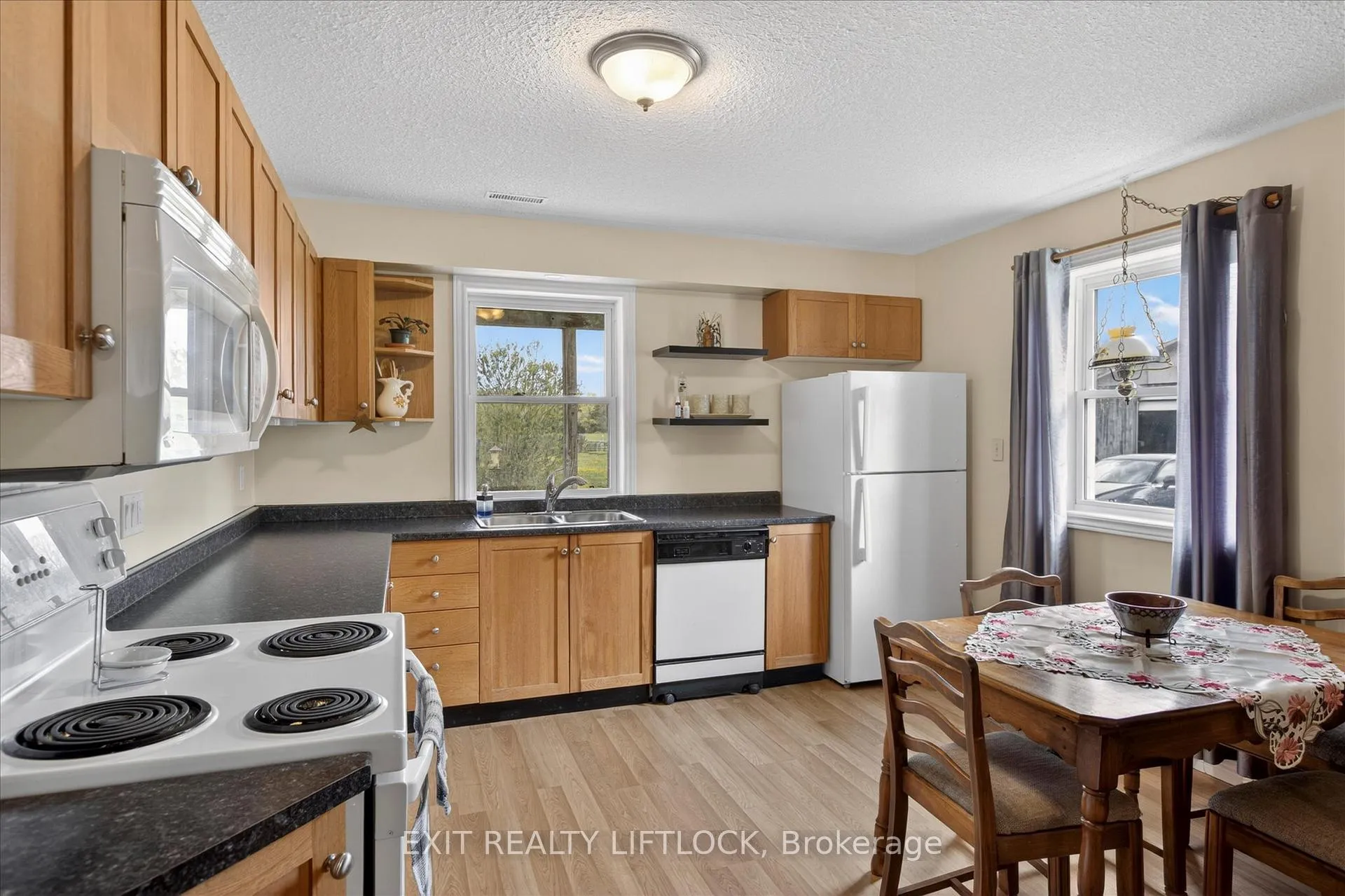 Photo 5 of 39 Third Line Rd, Douro-Dummer — HOMEH