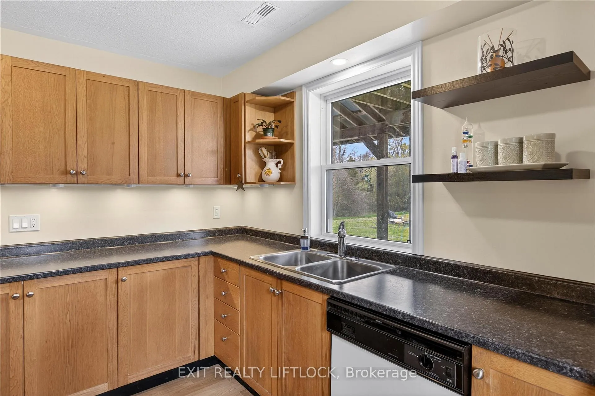Photo 6 of 39 Third Line Rd, Douro-Dummer — HOMEH