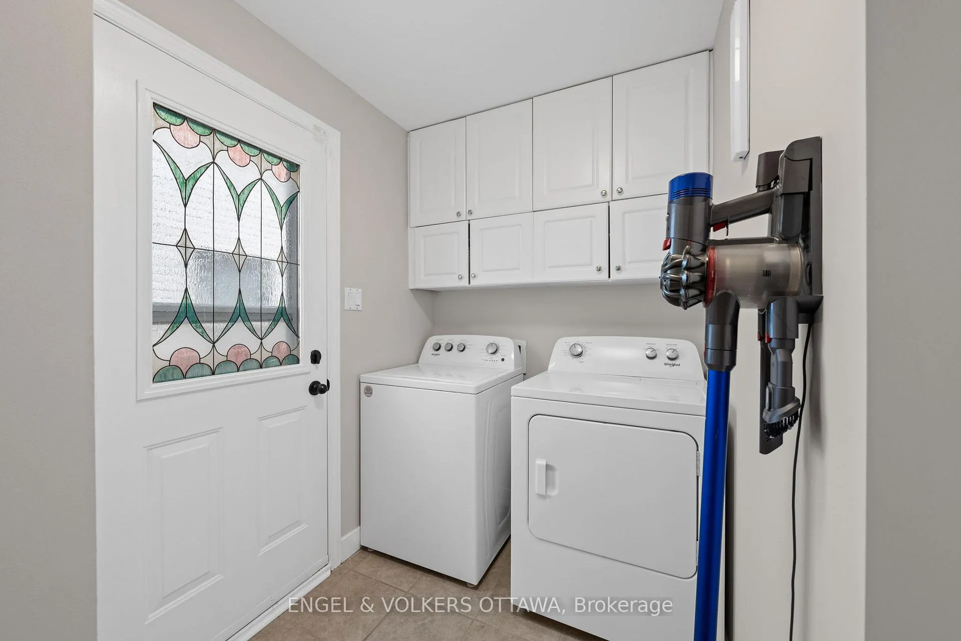 Photo 13 of 16 Mayford Avenue, Ottawa, Barrhaven East — HOMEH